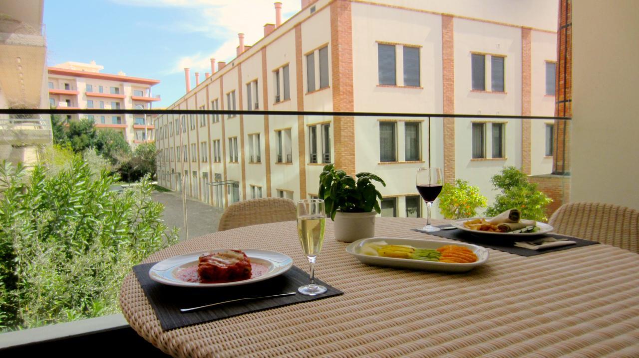 Marina De Residences